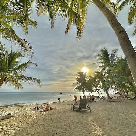Coco Grove Beach Resort, Siquijor Island Exterior foto Sunset at the beach