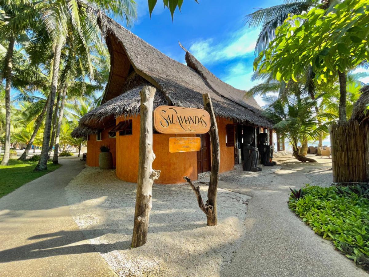 Coco Grove Beach Resort, Siquijor Island Exterior foto A restaurant in the island
