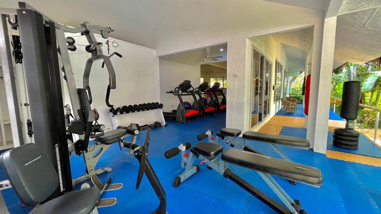 Coco Grove Beach Resort, Siquijor Island Exterior foto The gym at the hotel